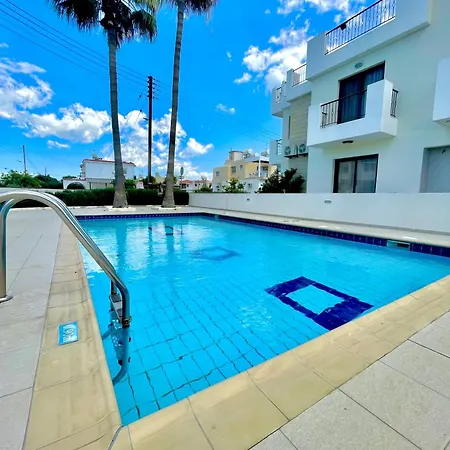 Daniandry * Lárnaka